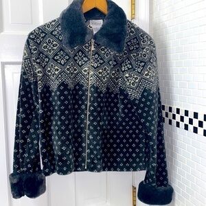 Willi Smith collection Grey and white fleece with faux fur collar / cuffs.Size S